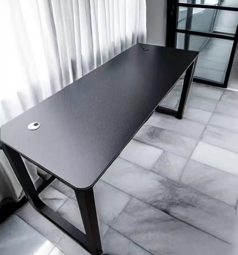 Bureau 120 x 60 x 75 cm noir en panneau de bois et métal avec passe-câbles style industriel