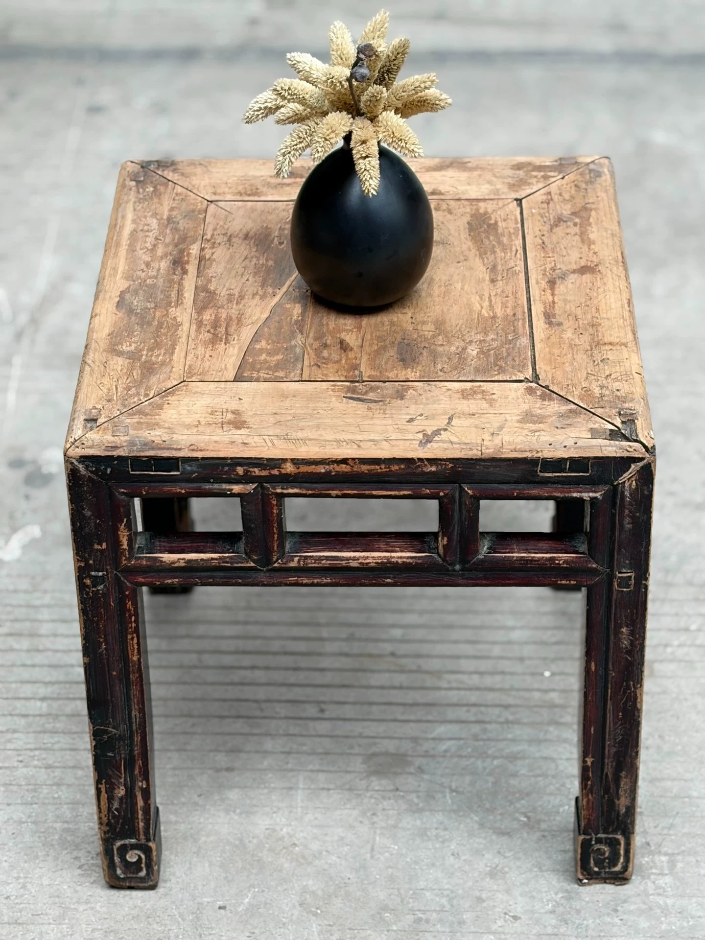 Table d'appoint 45 x 45 x 50 cm en bois brun noir style rustique patiné
