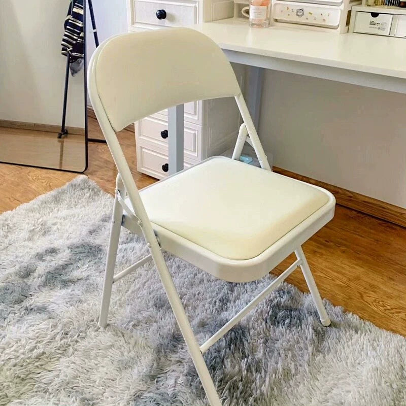 Chaise pliante 45 x 47 x 78 cm en acier et similicuir blanc pour bureau